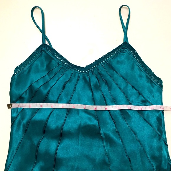 Spaghetti strap tank top - Picture 7 of 11